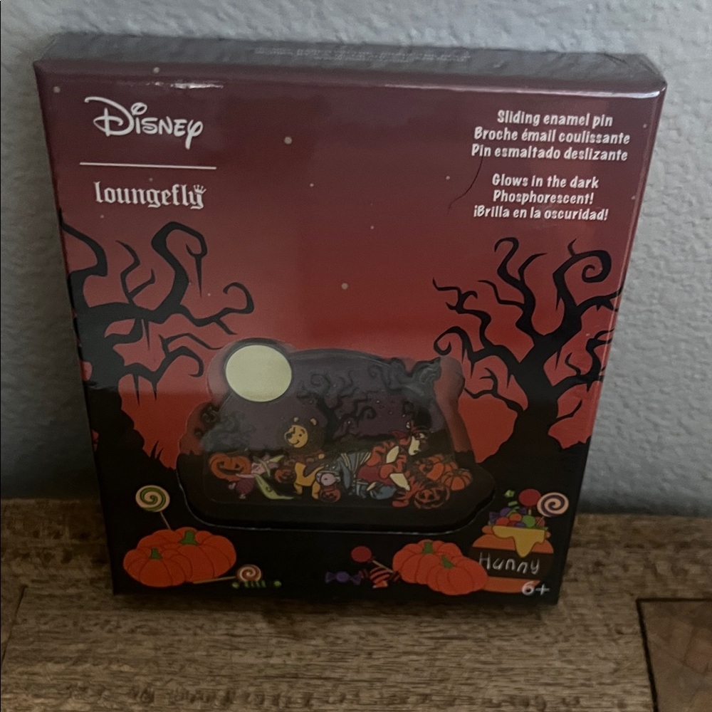 Disney Limited Edition Halloween Pin - Red and Black